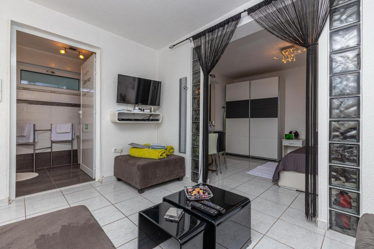 Apartment Lana Crikvenica Bagian luar foto