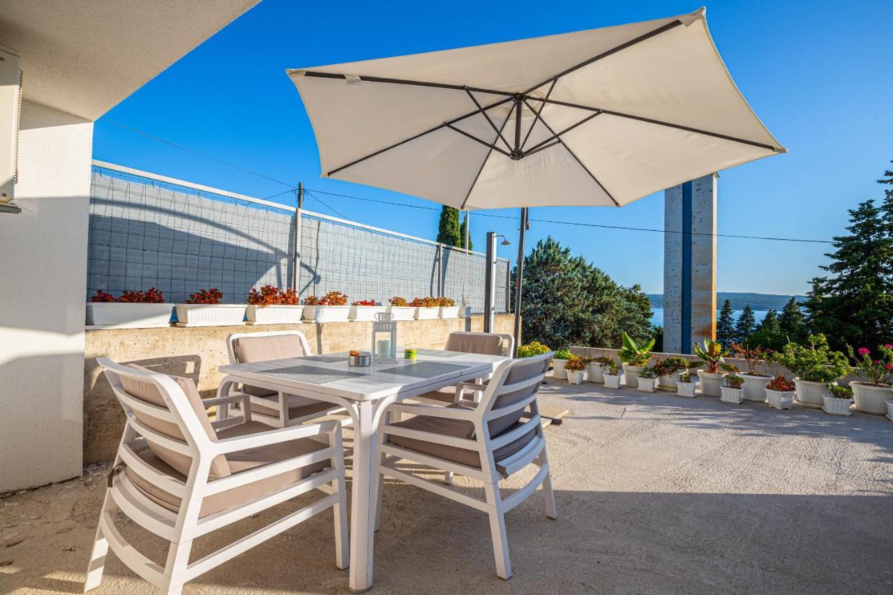 Apartment Lana Crikvenica Bagian luar foto