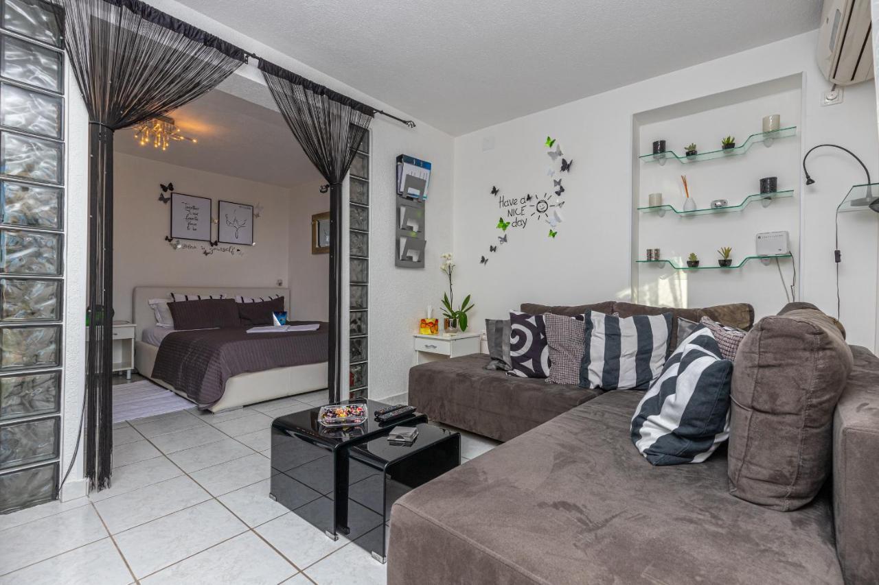Apartment Lana Crikvenica Bagian luar foto